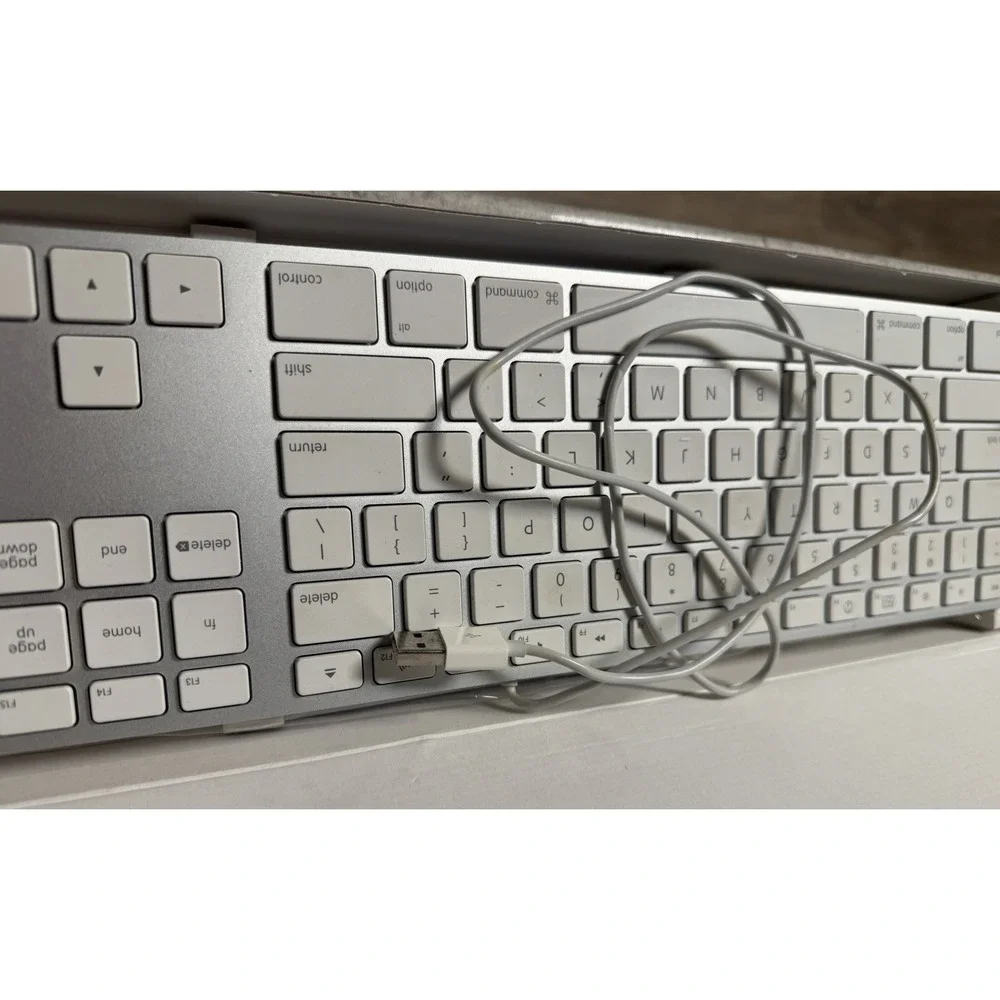 Apple Wired Keyboard with Numeric Keypad Aluminum Model A1243 Low Profile